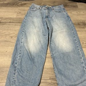 Levi’s Balloon Jeans